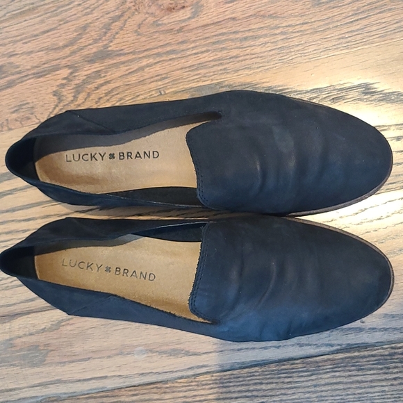 Shoes - Picture 2 of 4